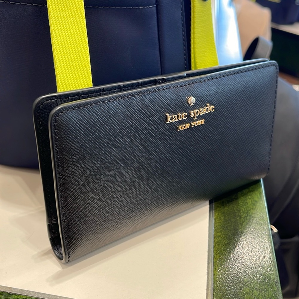 Kate Spade Madison Large Slim Bifold Wallet
Black 
NWT - Picture 5 of 16